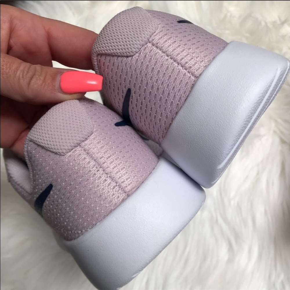 NWOB 💕NIKE TANJUN WOMENS SIZE 8 - Picture 3 of 7